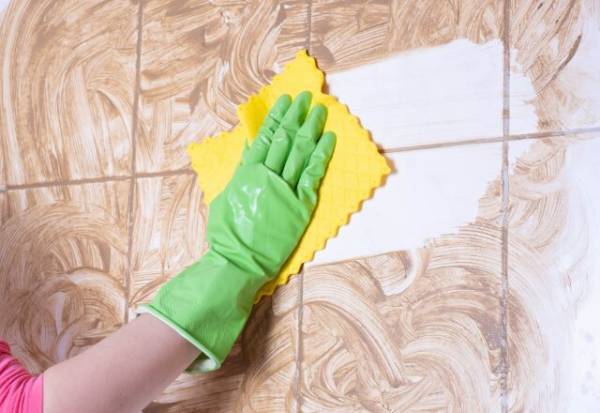 カベの汚れしっかり落とせてる…？　カベ汚れの落とし方と予防法を紹介！