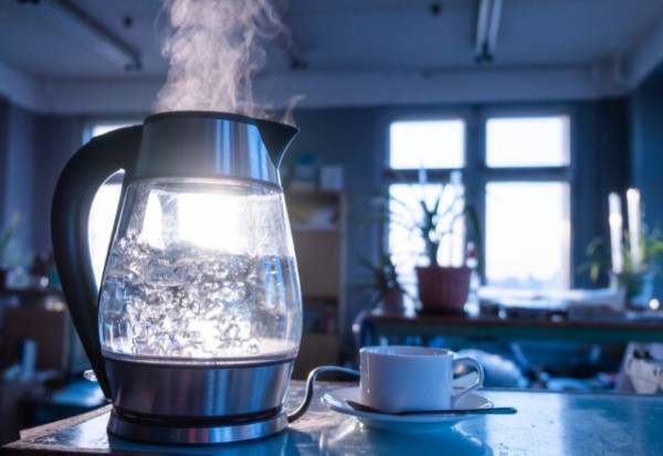 除草剤はいらない！？【雑草の除去方法】身近なもので雑草除去する裏ワザ！