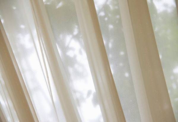 突っ張り棒でカーテンを作れる！？作り方と、使い方のアイデア