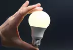 LED電球は白熱電球の『5分の1』←なんの数字か知ってる？