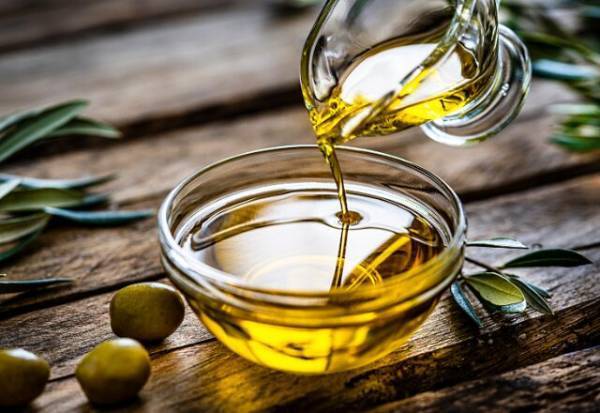 「ガムの汚れとれない…」そんな時、簡単にキレイにとるための裏ワザあります！