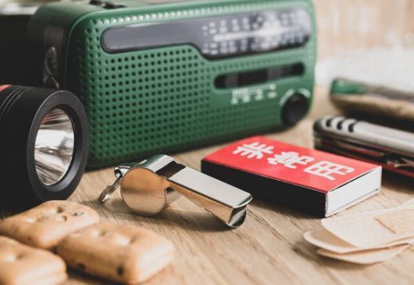 防災グッズを揃えよう！必需品の選び方と例