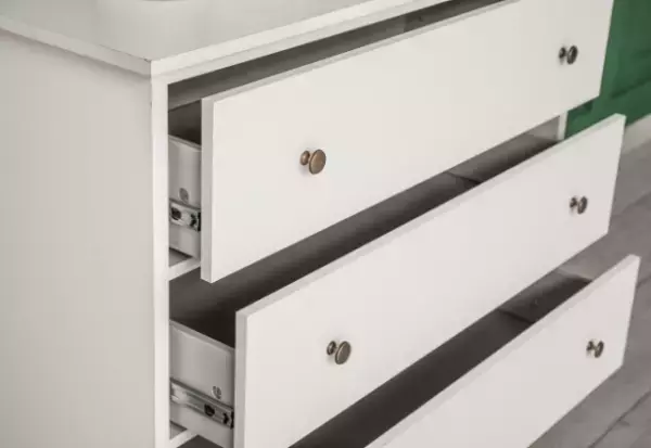 【湿気NG！？】タンスの虫よけ対策しっかりできていますか？