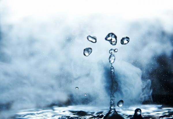 やばい…とれない…『瞬間接着剤』が指についた時の正しい剥がし方