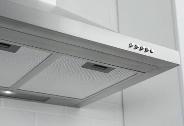 『キッチンの換気扇フィルター』ちゃんと洗えてる？正しい方法と頻度を解説！