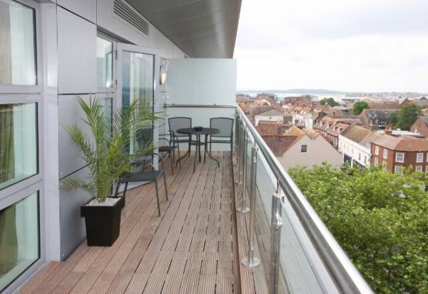 ベランダ掃除は『雨の日がおすすめ』って知ってた？