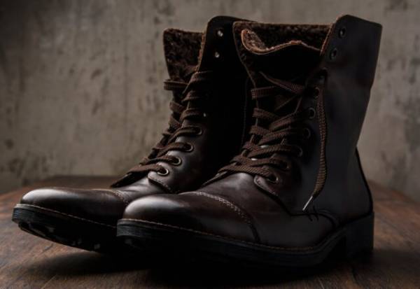 【ニオイ対策】ブーツの嫌な臭いの対処法と予防策