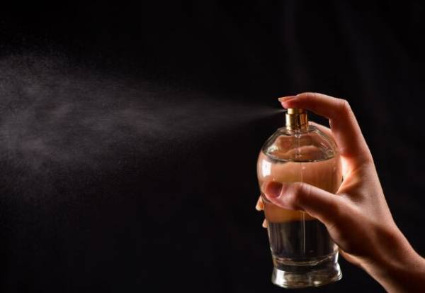 ＜いらなくなった香水＞…流して捨てるのNG？⇒正しい捨て方