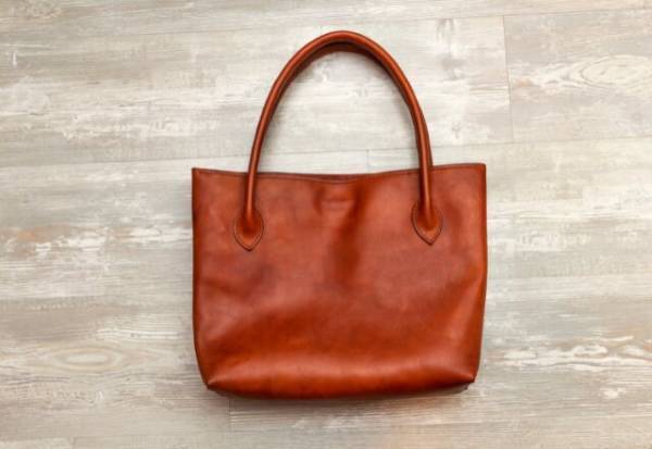 カバンに生えたカビどうする？除去するための方法を解説