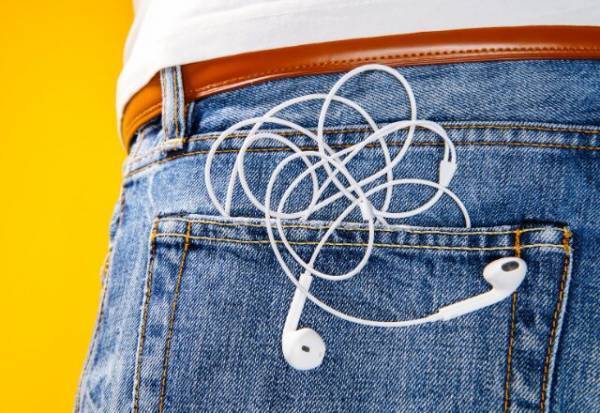 イヤホンが絡まる…イヤホンを大切に扱うためのポイントを解説します！