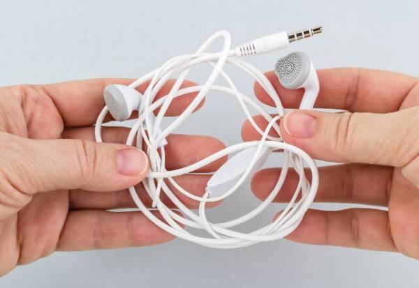 イヤホンが絡まる…イヤホンを大切に扱うためのポイントを解説します！