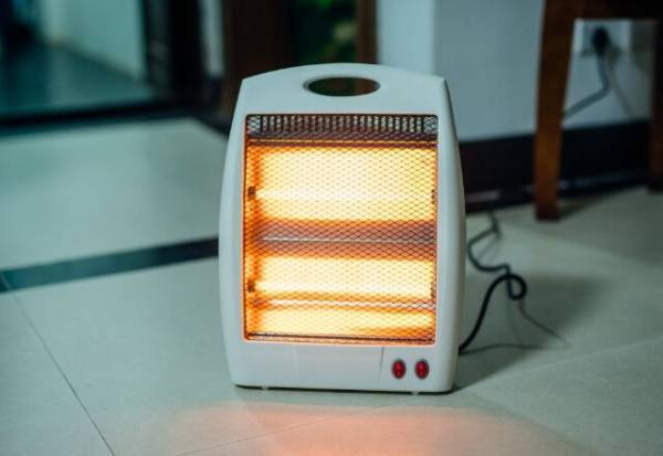 知っておきたい！『電気ストーブの掃除方法』