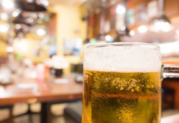 もうすぐ出産の妻が『居酒屋』へ！？座ろうとした瞬間…「ううっ」「あれ？お腹が…」病院に運ばれ⇒夫に聞かされた”決断”に涙！？