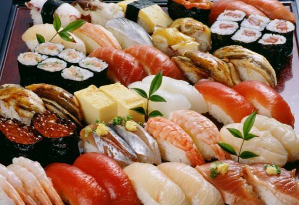 高級寿司を食べた数日後…『1000万円』の請求書が家に！？私「なぜ住所を！？」予想外の”事態”に絶句…