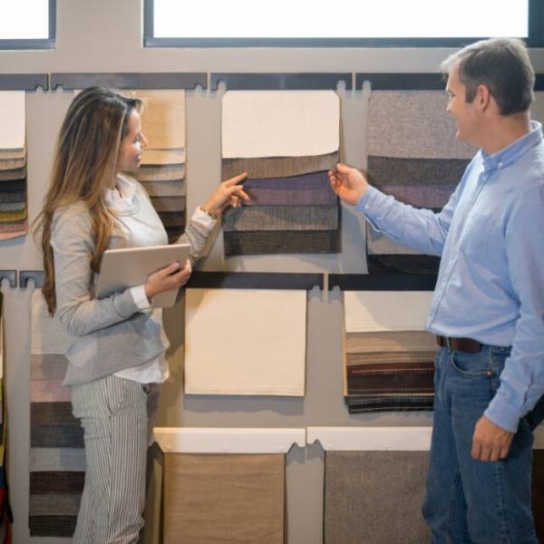 家具店で…「”コレ”が欲しいんだ」店員にスマホを見せる客だが⇒店員「これは…」続けた言葉に客、ブチギレ！？