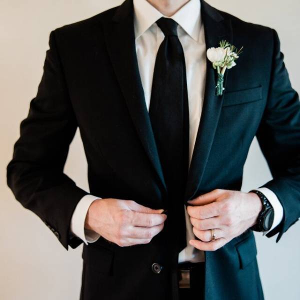 彼女「今日の結婚式キャンセルで（笑）」主人公「何言ってんの…？」突然のキャンセル宣言⇒彼女の『問題行動』の理由にドン引き…