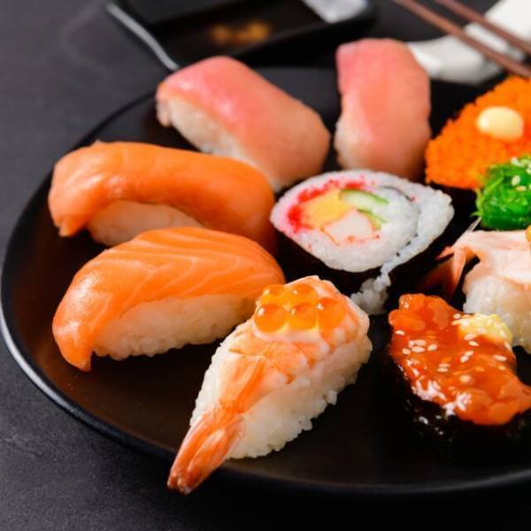 上司「お前の実家、寿司屋なんだって？」タダ飯が食べられるからと豪遊したが…⇒部下「その店…」”部下の返答”に上司「へ？」