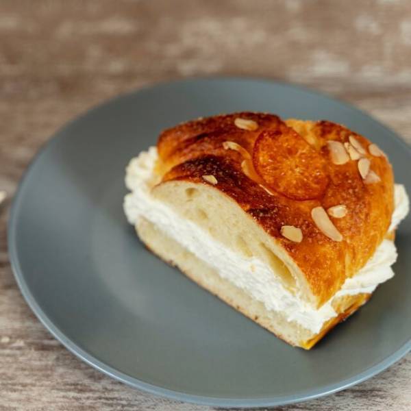 祖母が出した『ケーキ』を見て…「食べちゃダメ！」母の言葉を思い出した娘。その後明らかになった『ケーキの秘密』にゾッ…