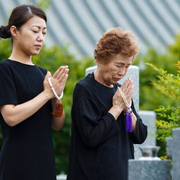 訃報を聞いた嫁「お葬式に行ってきます」義母「行かなきゃいけないの？」⇒この後”出席を認めない”義母の主張にゾッ