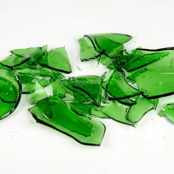 「割れたワインは6万4千円です」「はぁ？そっちの落ち度でしょ」走り回る子どもを”放置”したのに不満を放つ母親。しかし⇒店員が放った【カウンター攻撃】に顔面蒼白！？