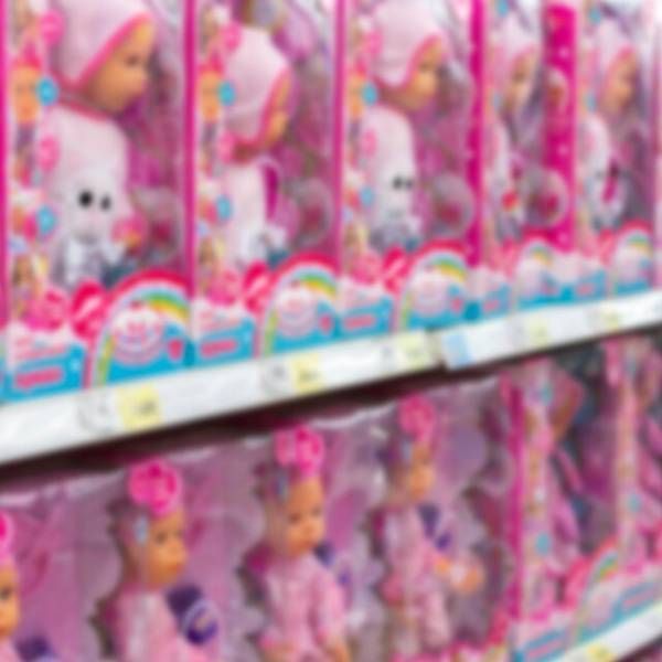 おもちゃ屋で…客「新作入荷してる？」店員「ありますよ！30万円で」異常に高い請求額に困惑…⇒直後”衝撃の理由”を知り「は？」