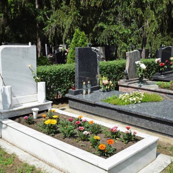 「母が亡くなったの、葬儀に出席して」「なんで？」母の葬儀に出席しないと言い張る夫。直後放った”まさかの一言”に「え？」