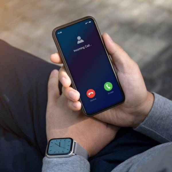 旅行に行く妻「絶対連絡してくるな！連絡してきたら離婚」夫「なんで…」しかし1週間後⇒妻から”連絡の嵐”が！？