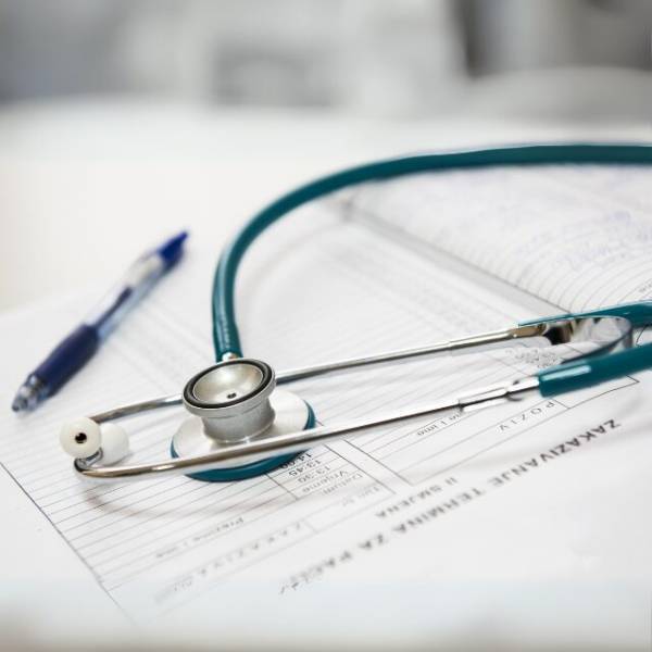 ”妻の手料理”を食べた直後、夫「気持ち悪い…」突然吐き気が…病院へ行くと⇒医師「すぐに入院してください」”まさかの結果”にゾッ…