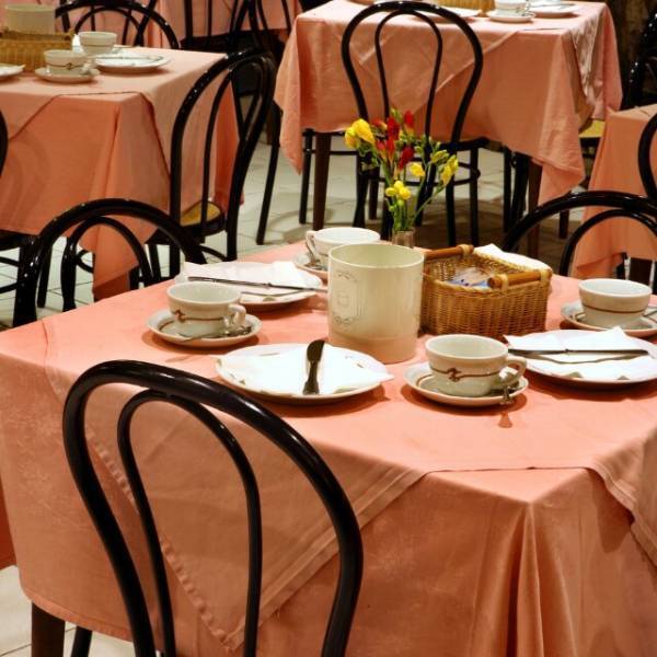 高級レストランを勝手に予約した男「キャンセル料10万円よこせ、今から家行く」女「いいけど…」続けた”言葉”に男「へ？」