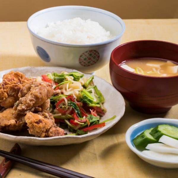 定食屋で…常連客「食えたもんじゃない」店員「は？」クレーマーが来なくなって2週間後…⇒客からの”1本の電話”に絶体絶命！？