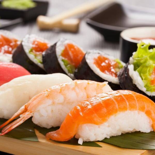 「お前の家の寿司屋に来てる（笑）」「え？」部下の実家が『高級寿司屋』と聞いた上司。タダ飯目的で豪遊するも…⇒部下の言葉に「へ？」