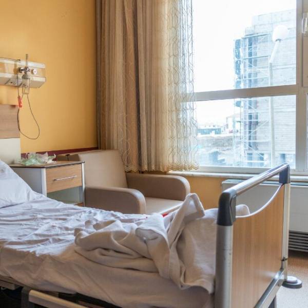 夫が緊急入院…妻「離婚して」夫「なんだよ急に」しかし⇒離婚したい”理由”を聞いた夫「会社に居づらくなる」