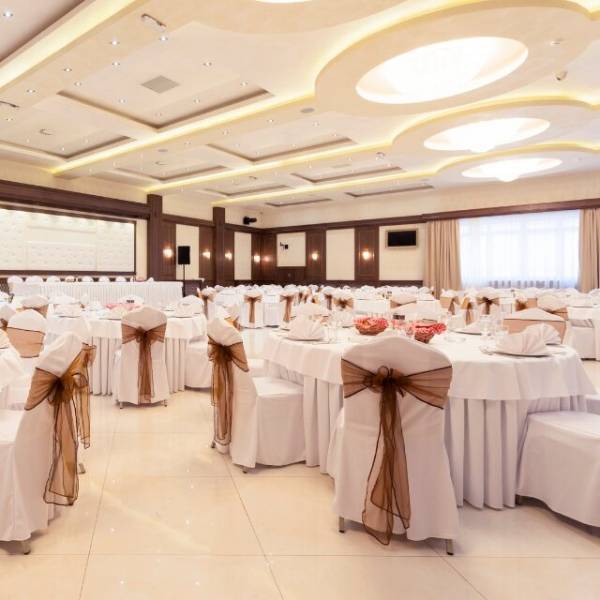 両家顔合わせで…義妹「専門卒は呼ばない」私「そんな…」しかし結婚式当日⇒「助けて！」義妹からの”SOS内容”に「は？」