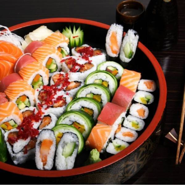 歓迎会で…【200万円】の高級寿司を注文したママ友「お金はあなたが払うのよ」しかしこの後⇒私の返信を見たママ友「…なによ」