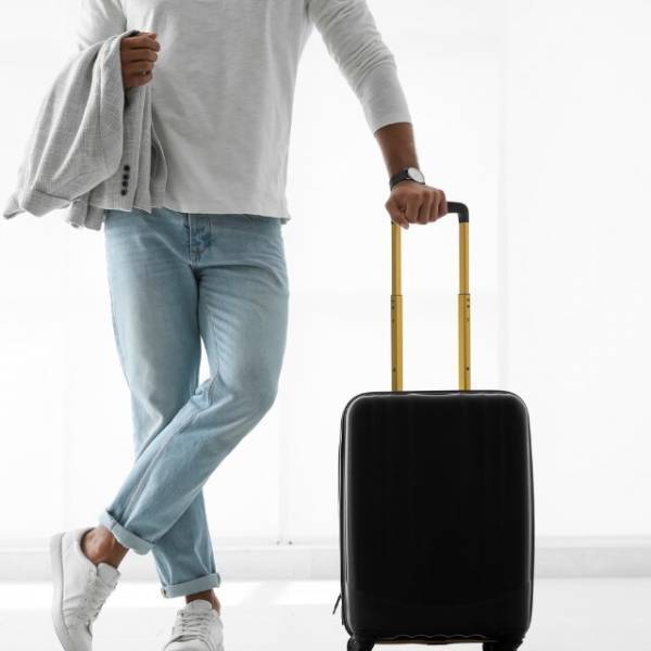 旅行中の夫に連絡する妻「手短にすませるわ」夫「入院中じゃねえのかよ」しかし次の瞬間⇒夫が”顔面蒼白”になる事態に！？