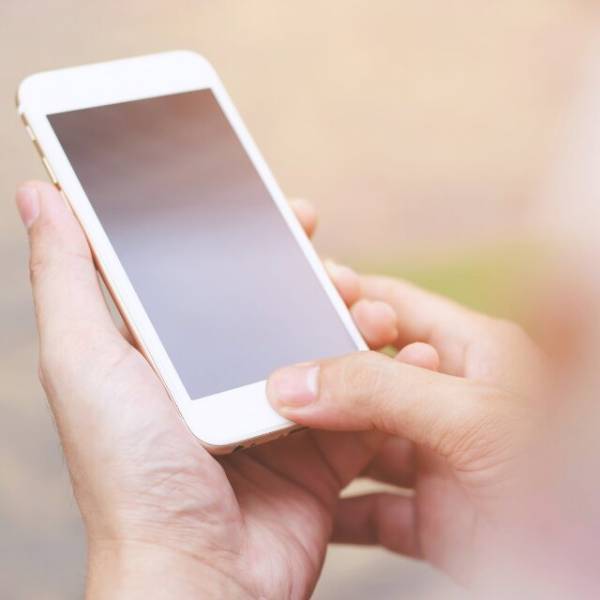 両親が離婚。5年ぶりの連絡で…「ママ、久しぶり」「どちら様ですか？」よそよそしい母に違和感⇒直後、母「だって…」続けた言葉に「え」