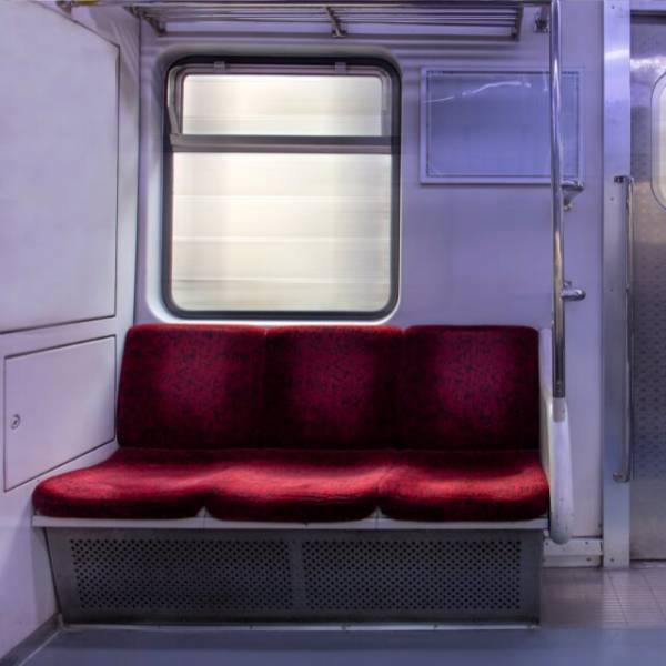 朝の電車で…「ここどうぞ」「いいんですか？」妊婦が座ろうとした瞬間⇒男が体当たりして席を奪った！？しかし数時間後、男の顔が青ざめることに…