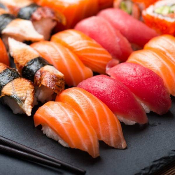 上司「お前の実家寿司屋なんだって？」タダ飯”前提”で高級寿司屋で豪遊した結果⇒部下の”返答”に上司「へ？」