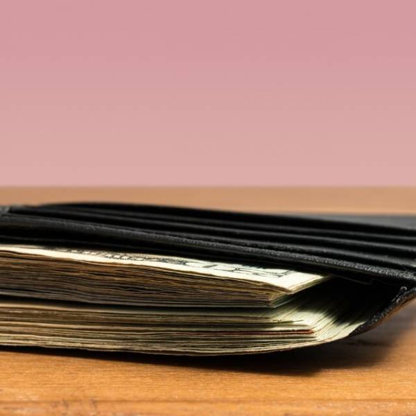 夫の葬儀後…親戚「遺産ありますよね？」”150万円”を貸すことになるも…⇒半年後、私「いつ返済するんですか？」親戚「実は…」”続けた言葉”に絶句