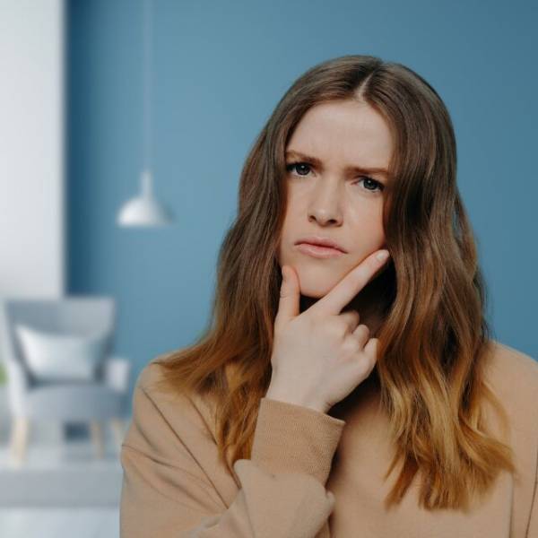 挨拶に来た兄の彼女「以前会ったことあります？」妹「え？」妹の顔を見た”彼女の様子”がおかしい…⇒その後、彼女が”放った言葉”に顔面蒼白