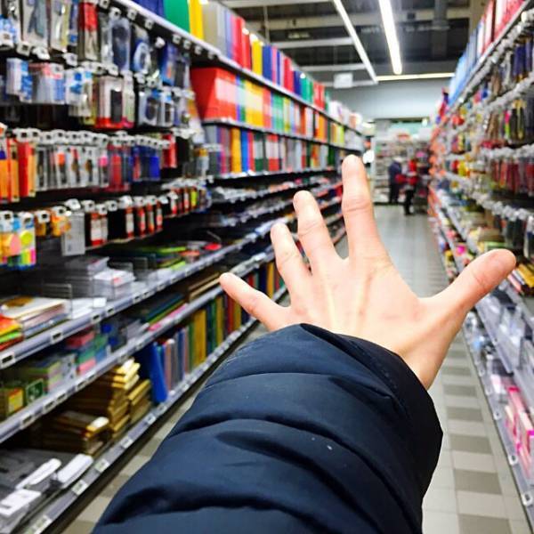 スーパーで…見知らぬ男「お前の父親だよ」私「どちら様ですか？」その後、男を家に連れて行くと…母「え？」