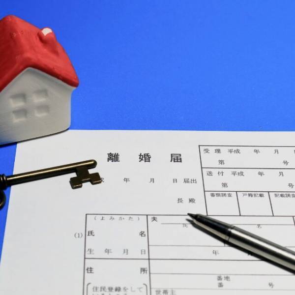 生活費を”月8万円”しか入れない夫！？妻「仕方ないから私がお金を出してたの」⇒夫「嘘だ！」夫の【衝撃発言】に絶句…