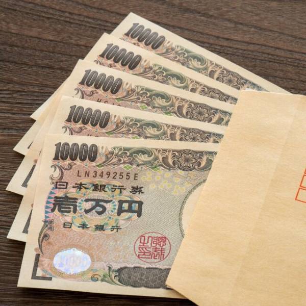 母「またお金がなくなった」息子「毎月5万円以上渡してるのに…」母の言動に違和感を覚えた家政婦は…⇒「一つ、提案があります」