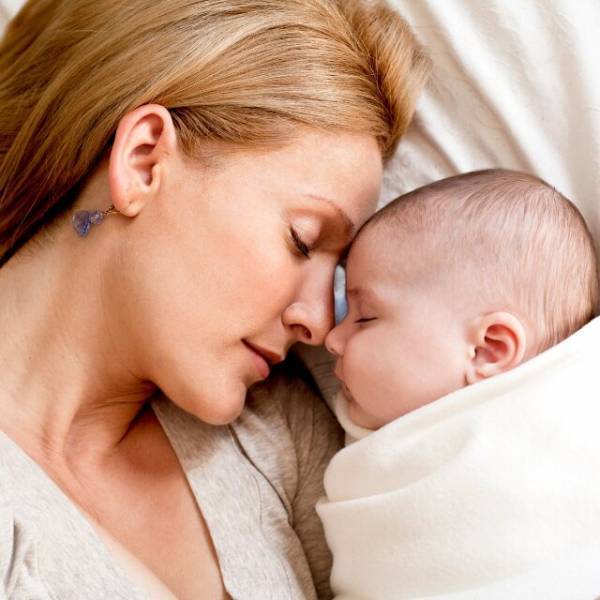 【生後1ヶ月の娘】私「なんか顔が少し違う…？」⇒夫「あー」我が子の違和感を払拭できない妻…直後、夫が告げた【言葉】に凍りつく