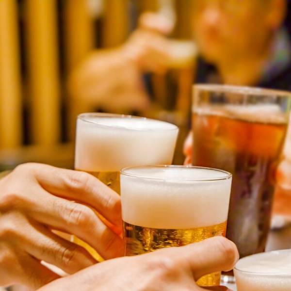 居酒屋で…私「席間違えてますよ」女「…」突然“目の前に座った”見知らぬ女に違和感。次の瞬間⇒女がとった”信じがたい行動”に「え」