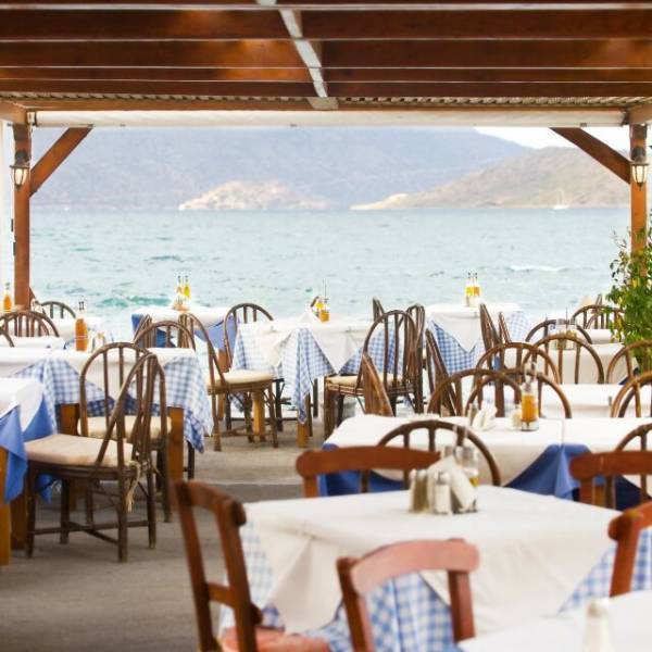 予約1年待ちの高級レストランを…ママ友「貸切で予約してね」私「そんな無茶な…」⇒しかし当日、ママ友「これ、どういうことなのよ…」