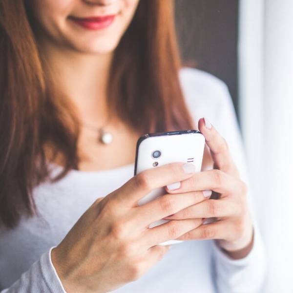 両親が離婚して5年経ち…「ママ、久しぶり！」「どちら様…？」よそよそしい母に違和感。しかし次の瞬間⇒母の”返答”に言葉を失う