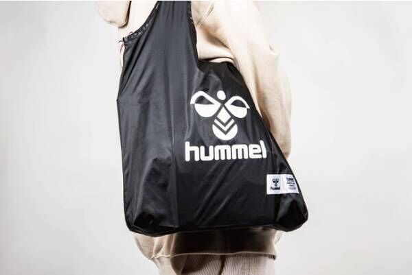 折りたたむのも超簡単！ おしゃれで実用的な「hummel」エコバッグは完売必至…！