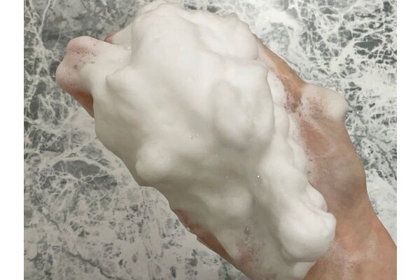 大人気“牛乳石鹸”と“花王石鹸”を比べてみた！ 「固形石鹸」を使うメリットも解説