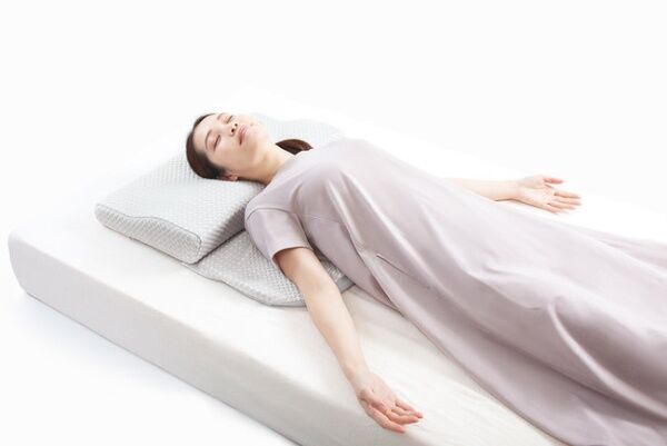睡眠の質が一気に上がる!? 寝姿勢を整えて快眠に導く「枕とマットレス」4つ